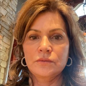 Meet your Posher, Connie